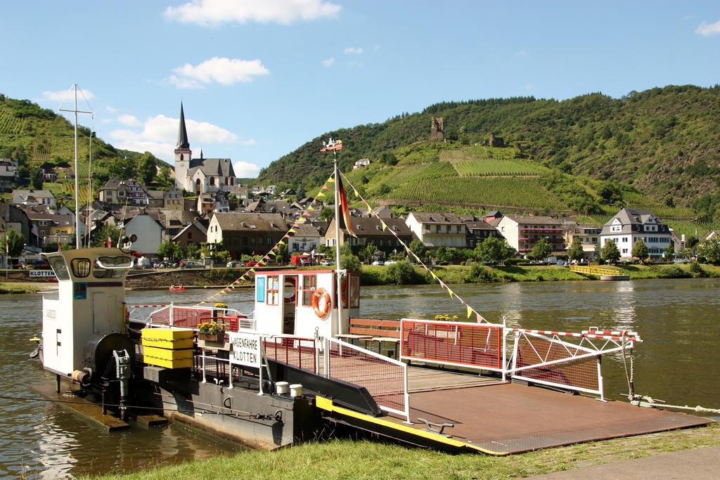 Weinhotel Hubertus Garni Klotten Exterior foto