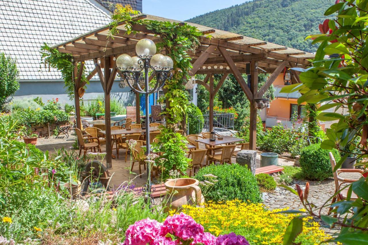 Weinhotel Hubertus Garni Klotten Exterior foto